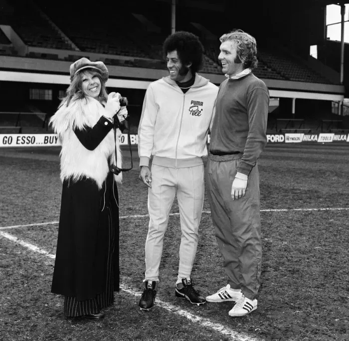 Framed Print : West Ham and England captain Bobby Moore meets Carlos Alberto
