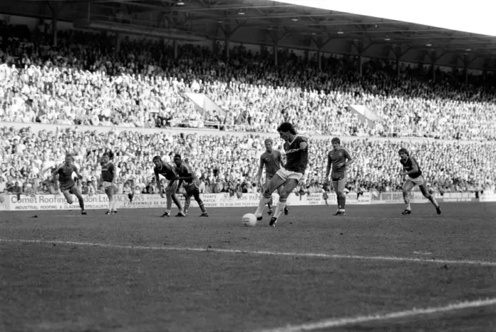 Framed Print : West Ham United 5 v. Chelsea 3. Division One Football. October 1986 LF20-01-110