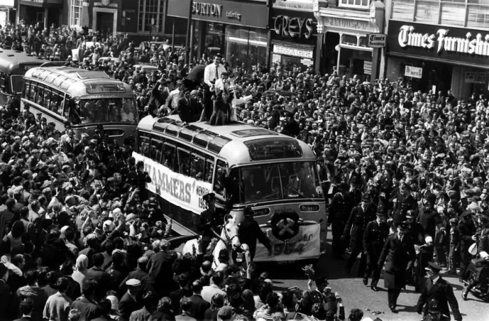 Framed Print : West Ham United celebrate winning the FA Cup at Wembley in 1964 showing off the trophy
