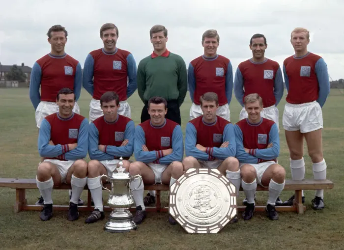 Framed Print : West Ham United pose for a team group photograph with the Charity Shield Framed Print : West Ham United pose for a team group photograph with the Charity Shield