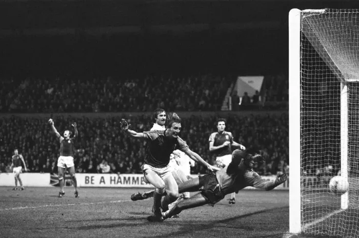 Framed Print : West Ham United v Politehnica Timisoara European Cup Winners Cup Second Round Framed Print : West Ham United v Politehnica Timisoara European Cup Winners Cup Second Round