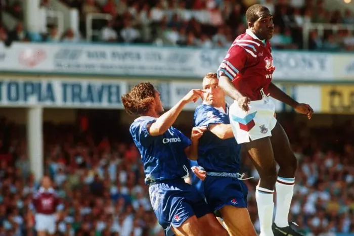 Framed Print : West Hams Mike Small with Paul Elliot and Vinnie Jones in a Match West Ham v