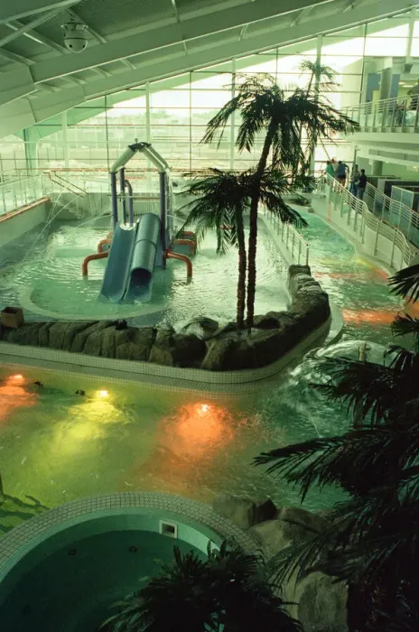 Framed Print : Wet N Wild indoor water park situated in North Shields, Tyne and Wear, England