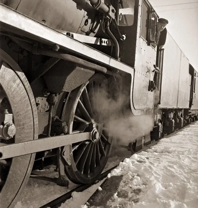 Framed Print : The wheels of a steam train as it travels from Perth northwards to Forres in Morayshire Framed Print : The wheels of a steam train as it travels from Perth northwards to Forres in Morayshire