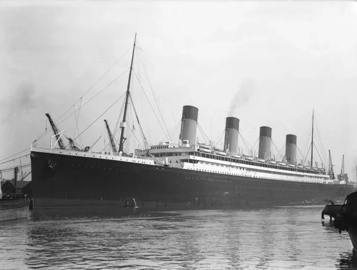 Framed Print : White Star Line liner RMS Olympic, sistership of the ill fated Titanic seen here in