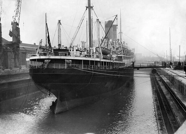 The White Star liner 'Albertic'docking in the Gladstone Graving Dock