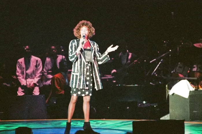 Framed Print : Whitney Houston in Concert at the National Exhibition Centre, Birmingham, 27th April 1988 Framed Print : Whitney Houston in Concert at the National Exhibition Centre, Birmingham, 27th April 1988