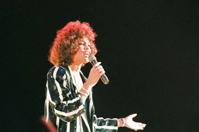 Framed Print : Whitney Houston in Concert at the National Exhibition Centre, Birmingham, 27th April 1988
