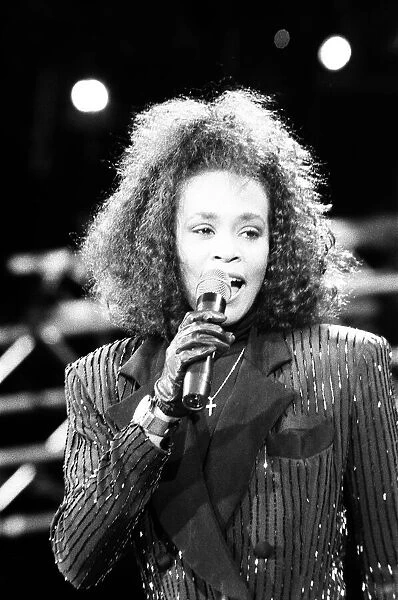 Whitney Houston singing at Freedomfest: Nelson Mandela 70th Birthday Celebration