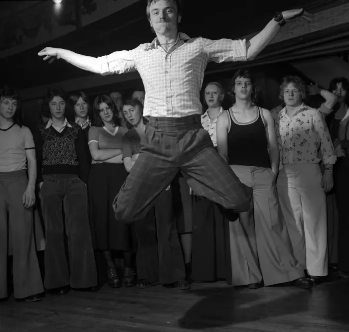 Framed Print : Wigan Casino dancers 1975 Northern soul dancing