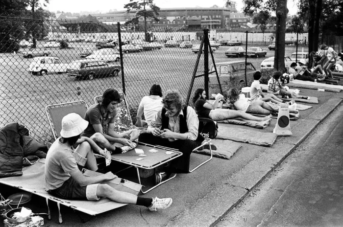 Framed Print : Wimbledon 1976. Fans queuing up outside. 1st July 1976