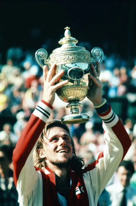 Framed Print : Wimbledon 1977. Bjorn Borg holds up the trophy after winning the men Framed Print : Wimbledon 1977. Bjorn Borg holds up the trophy after winning the men