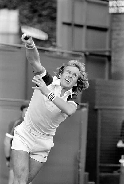 Wimbledon 1980: 2nd day. John Lloyd in action. June 1980 80-3290-012