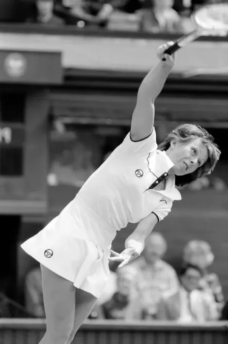 Framed Print : Wimbledon 1980: 2nd day. Navratilova vs. Kloss. Navratilova in action against Kloss Framed Print : Wimbledon 1980: 2nd day. Navratilova vs. Kloss. Navratilova in action against Kloss