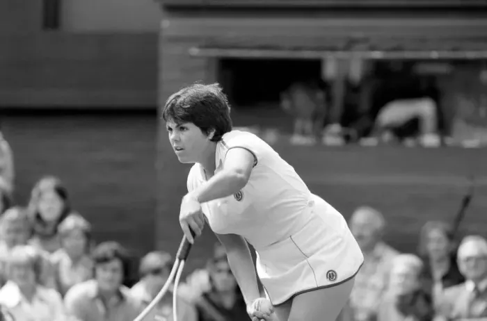 Framed Print : Wimbledon 1980: 2nd day. Navratilova vs. Kloss. Kloss in action against Navratilova Framed Print : Wimbledon 1980: 2nd day. Navratilova vs. Kloss. Kloss in action against Navratilova