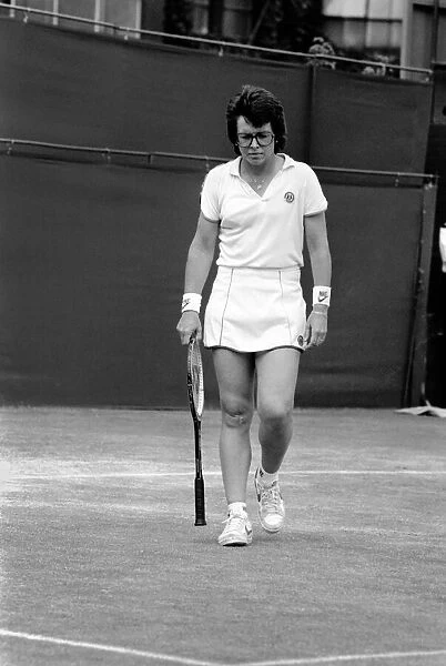Wimbledon 1980. 7th day. Pam Shriver vs. B. J. King. June 1980 80-3384-017