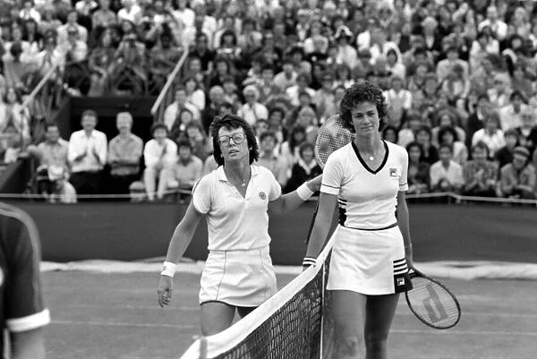 Wimbledon 1980. 7th day. Pam Shriver vs. B. J. King. June 1980 80-3384-020