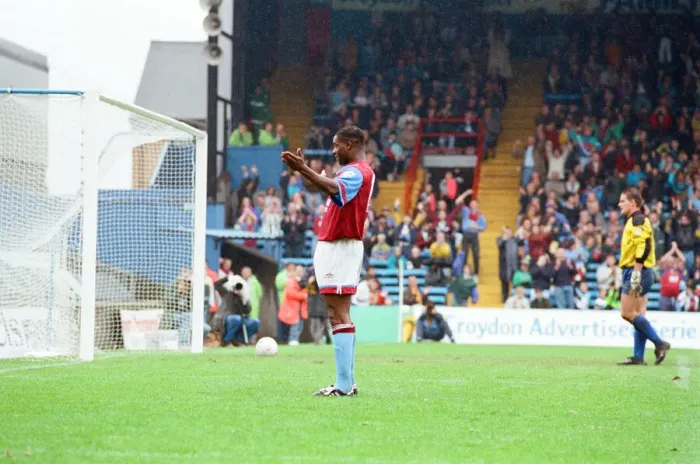 Framed Print : Wimbledon 2-3 Aston Villa, league match at Plough Lane, Saturday 3rd October 1992 Framed Print : Wimbledon 2-3 Aston Villa, league match at Plough Lane, Saturday 3rd October 1992