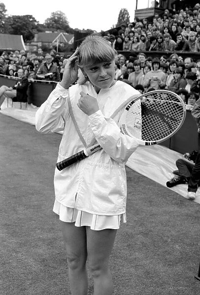 Wimbledon 4th Day: Sue Barker. June 1981 81-3608-010
