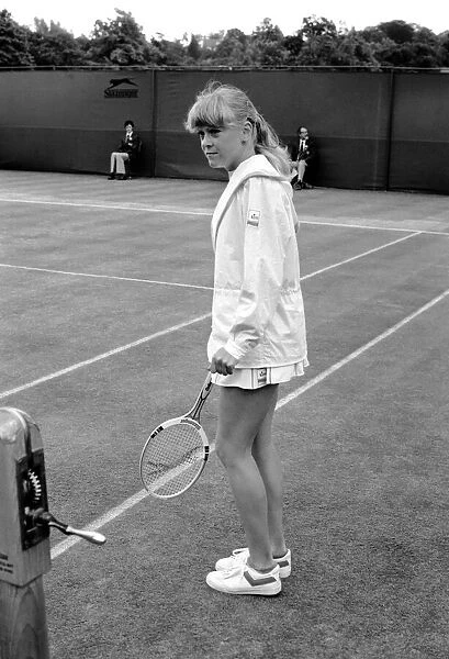 Wimbledon 4th Day: Sue Barker. June 1981 81-3608-009