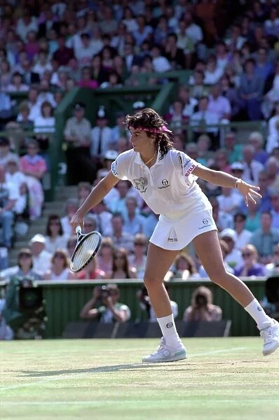 Wimbledon. Gabriella Sabatini v. Jennifer Capriati. July 1991 91-4353-104