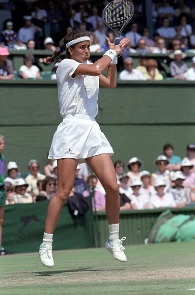 Wimbledon. Gabriella Sabatini v. Jennifer Capriati. July 1991 91-4353-015