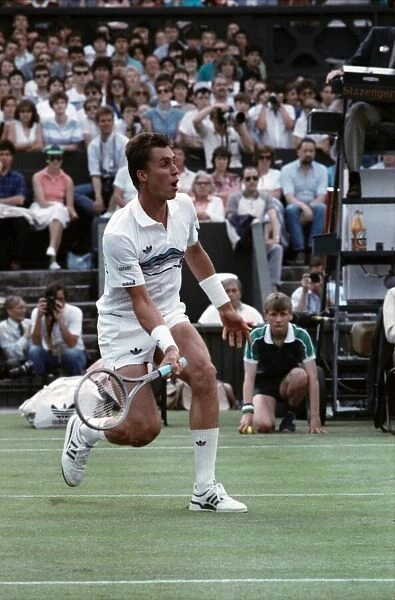 Wimbledon. Ivan Lendl v. Darren Cahill. June 1988 88-3342-067
