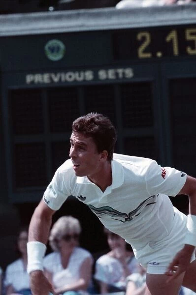 Wimbledon. Ivan Lendl v. Darren Cahill. June 1988 88-3342-021
