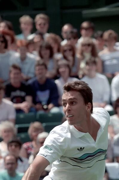 Wimbledon. Ivan Lendl v. Darren Cahill. June 1988 88-3342-028