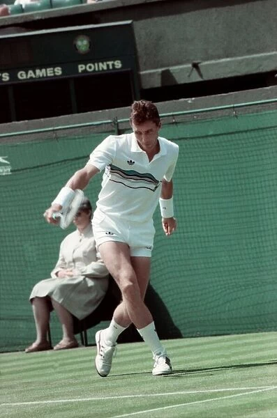 Wimbledon. Ivan Lendl v. Darren Cahill. June 1988 88-3342-035
