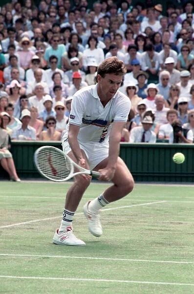 Wimbledon. Jimmy Connors. June 1988 88-3372-077