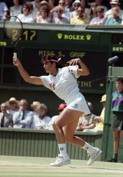 Framed Print : Wimbledon Ladies Final + Royal. Steffi Graf v. Gabriella Sabatini. July 1991 91-4293-079 Framed Print : Wimbledon Ladies Final + Royal. Steffi Graf v. Gabriella Sabatini. July 1991 91-4293-079