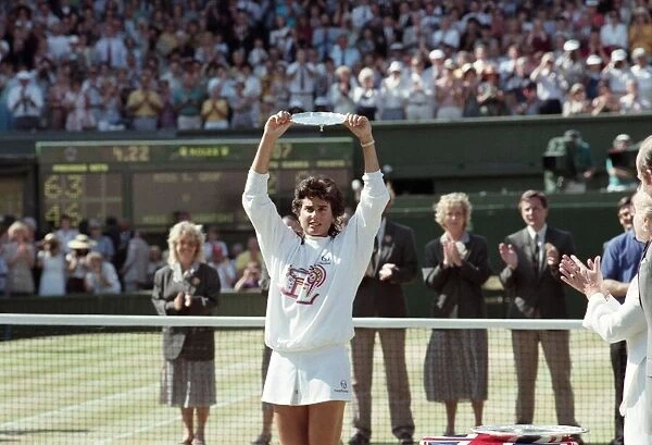 Wimbledon Ladies Final. Runners up trophy presented to Gabriella Sabatini by Duchess of