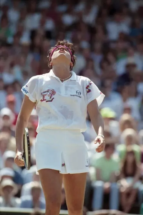 Framed Print : Wimbledon Ladies Tennis Final. Steffi Graf v. Gabriella Sabatini. July 1991 91-4293-153
