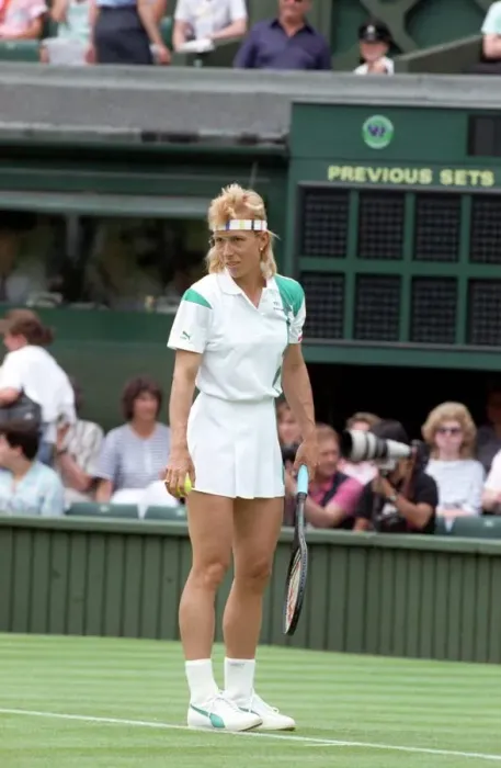 Framed Print : Wimbledon. Martina Navratilova v. Sabrina Goles. June 1988 88-3316-042 Framed Print : Wimbledon. Martina Navratilova v. Sabrina Goles. June 1988 88-3316-042