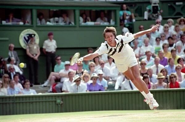 Wimbledon. Mens Final: Michael Stich vs. Boris Becker. July 1991 91-4302-247