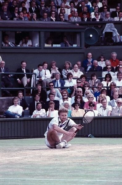 Wimbledon. Miloslav Mecir v. Stefen Edberg. July 1988 88-3550-045