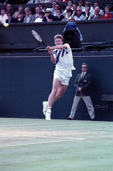 Wimbledon. Miloslav Mecir v. Stefen Edberg. July 1988 88-3550-050