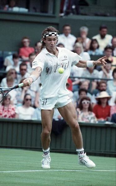 Wimbledon. Pat Cash. June 1988 88-3291-015