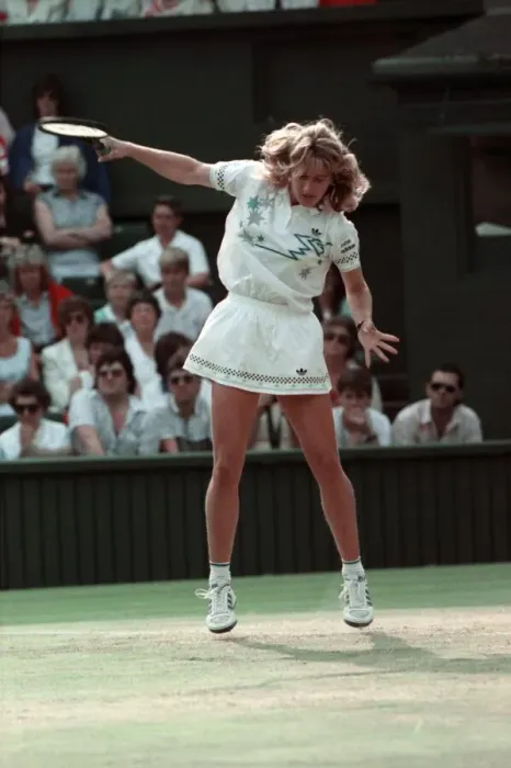 Framed Print : Wimbledon Semi Final. Steffi Graf v. Pam Sheiver. June 1988 88-3518-026 Framed Print : Wimbledon Semi Final. Steffi Graf v. Pam Sheiver. June 1988 88-3518-026