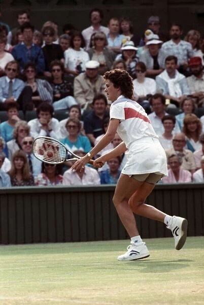 Wimbledon Semi Final. Steffi Graf v. Pam Sheiver. June 1988 88-3518-019