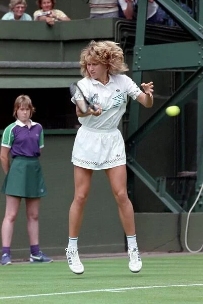 Wimbledon. Steffi Graf. June 1988 88-3317-068
