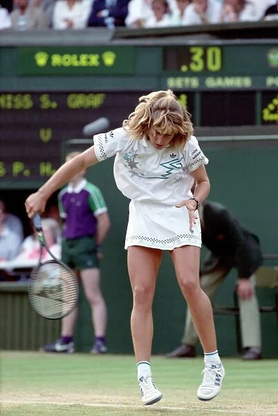 Wimbledon. Steffi Graf (Women Singles Winner) v. Pam Shriver. June 1988 88-3518-104
