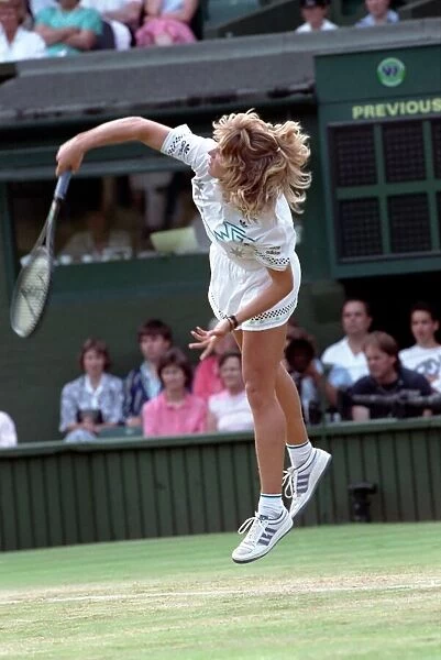 Wimbledon. Steffi Graf (Women Singles Winner) v. Pam Shriver. June 1988 88-3518-093