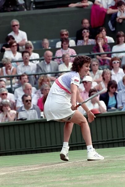Wimbledon. Steffi Graf (Women Singles Winner) v. Pam Shriver. June 1988 88-3518-103
