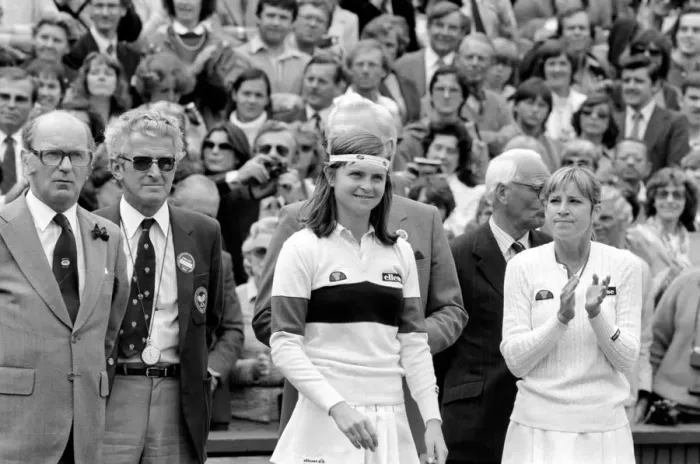 Framed Print : Wimbledon Tennis. 1981 Womens Finals. Chris Evert Lloyd v. Hana Mandlikova Framed Print : Wimbledon Tennis. 1981 Womens Finals. Chris Evert Lloyd v. Hana Mandlikova