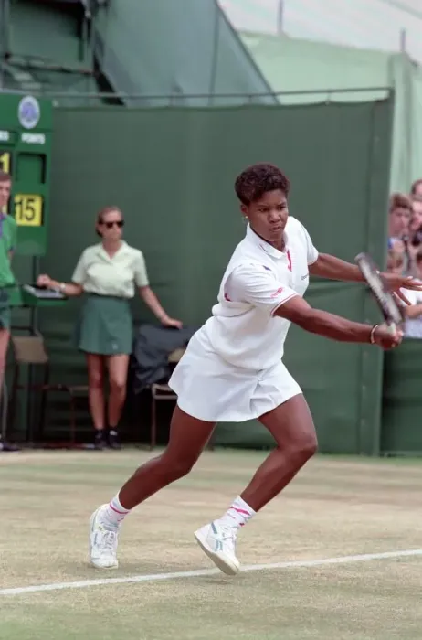 Framed Print : Wimbledon Tennis. Arantxa Sanchez-Vicario v. Lori McNeill. July 1989 89-3964