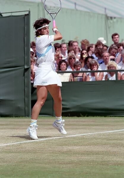 Wimbledon Tennis. Arantxa Sanchez-Vicario v. Lori McNeill. July 1989 89-3964-001