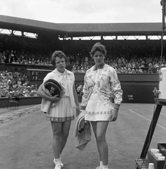 Framed Print : Wimbledon Tennis, Billie Jean Moffitt (later King) and Margaret Smith. 26th June 1962 Framed Print : Wimbledon Tennis, Billie Jean Moffitt (later King) and Margaret Smith. 26th June 1962