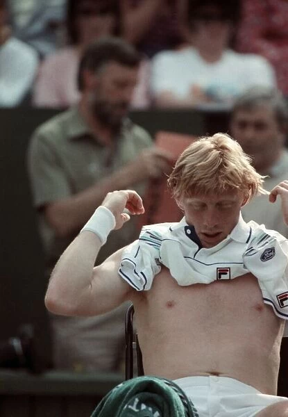 Wimbledon Tennis. Boris Becker. June 1988 88-3488-055